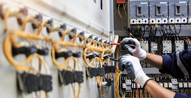 Professional Electrician technician working in Nevada, MO